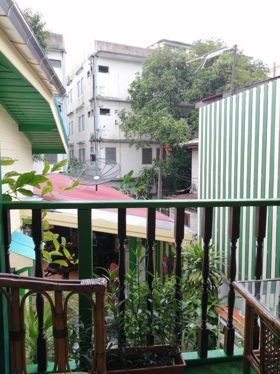 Baan Tepa Boutique House Bed and Breakfast Bangkok Eksteriør billede