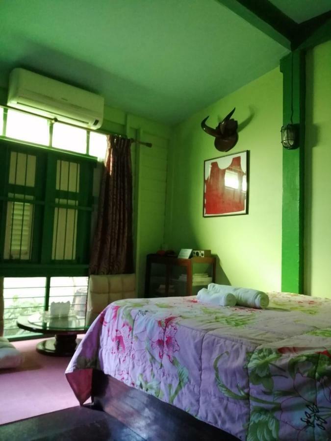 Baan Tepa Boutique House Bed and Breakfast Bangkok Eksteriør billede