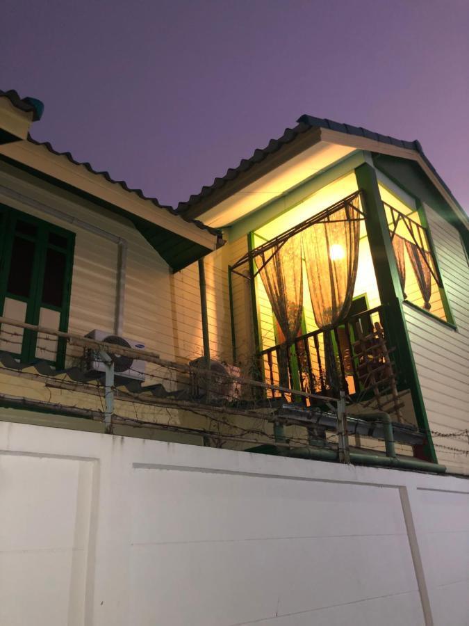 Baan Tepa Boutique House Bed and Breakfast Bangkok Eksteriør billede